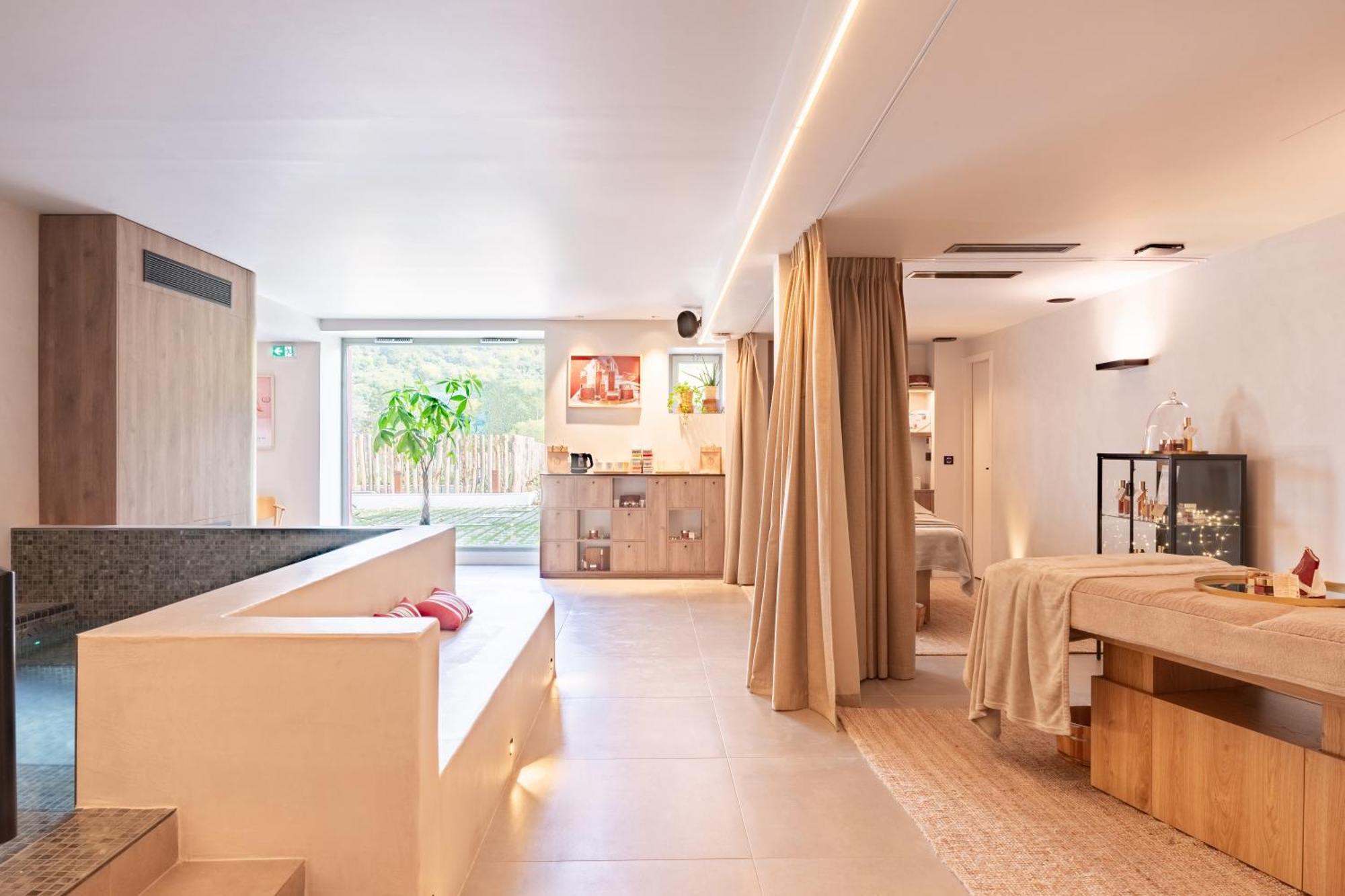 איינהודה Hotel Restaurant & Spa La Maison Oppoca מראה חיצוני תמונה